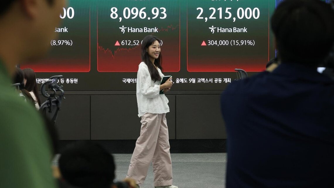 Seoul shares surge over 8 pct on AI confidence, Iran-Israel ceasefire; won sharply up 