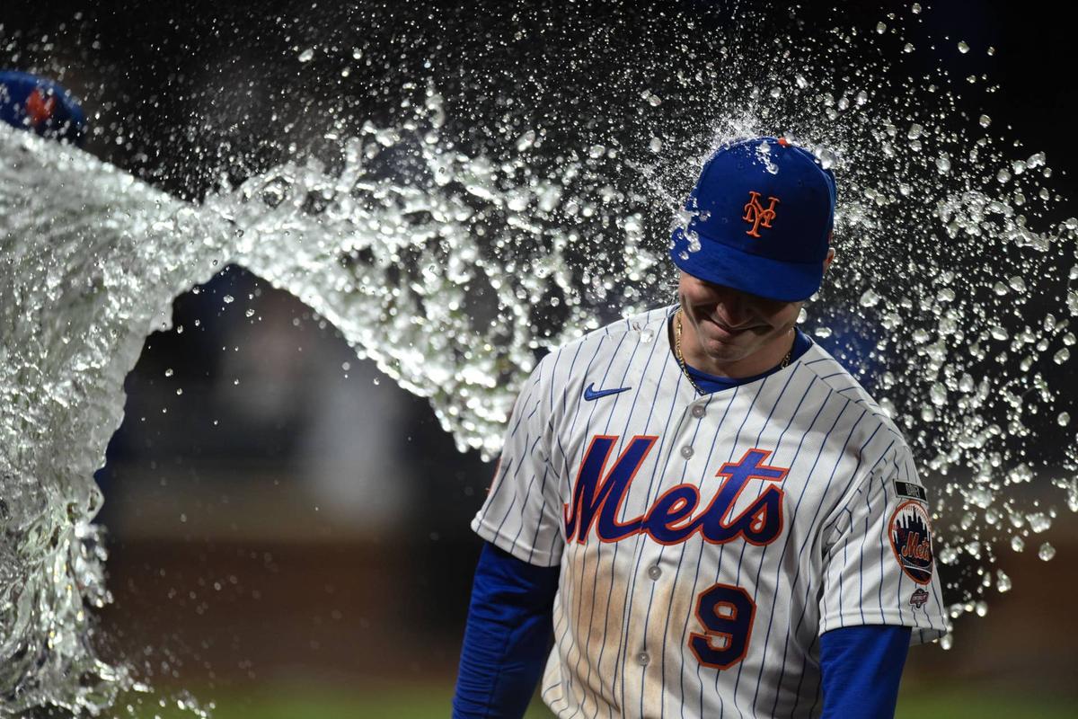  A.J. Ewing's disciplined debut immediately elevated his fantasy relevance as he made a splash across competitive deeper mixed leagues.
