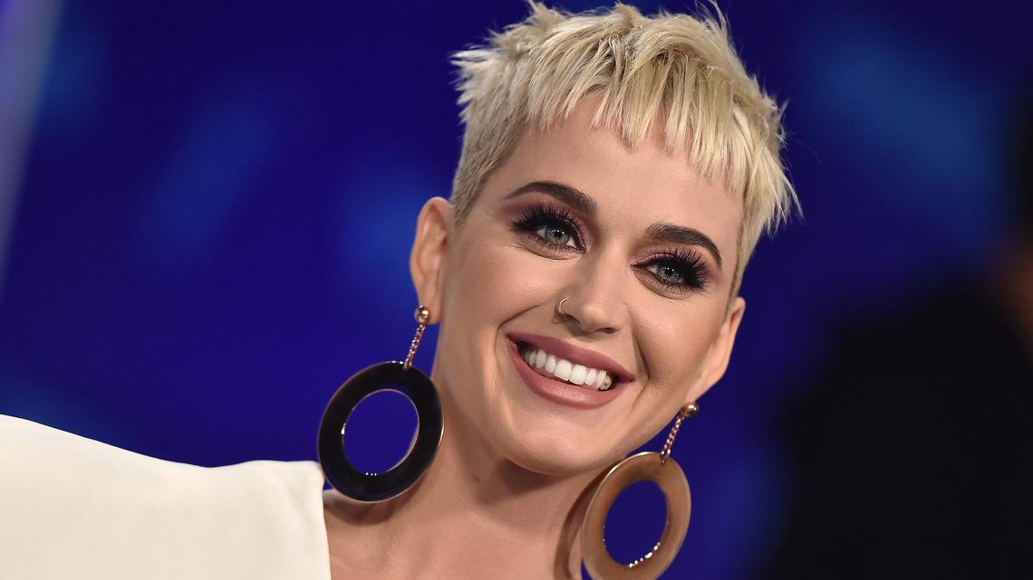 Katy Perry’s Hairdresser Reveals the Truth Behind Singer’s Controversial Blonde Pixie Cut
