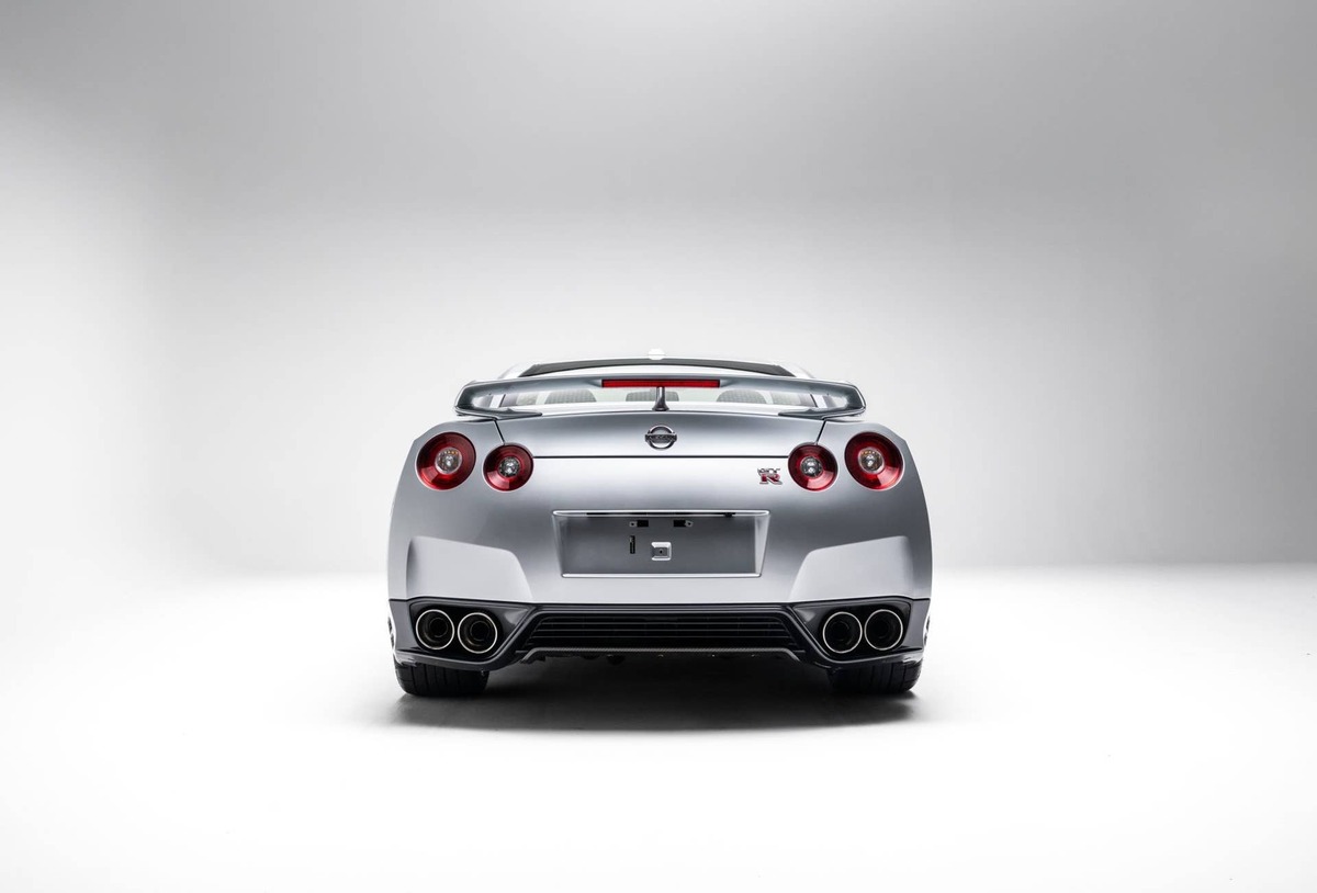  2016 Nissan GT-R Premium