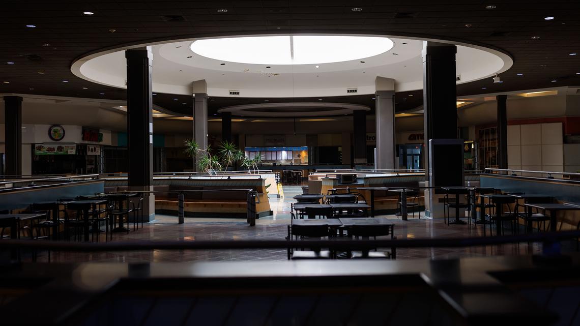 Ford City Mall to shut down over safety concerns, ending 60-year run on Chicago's Southwest Side 