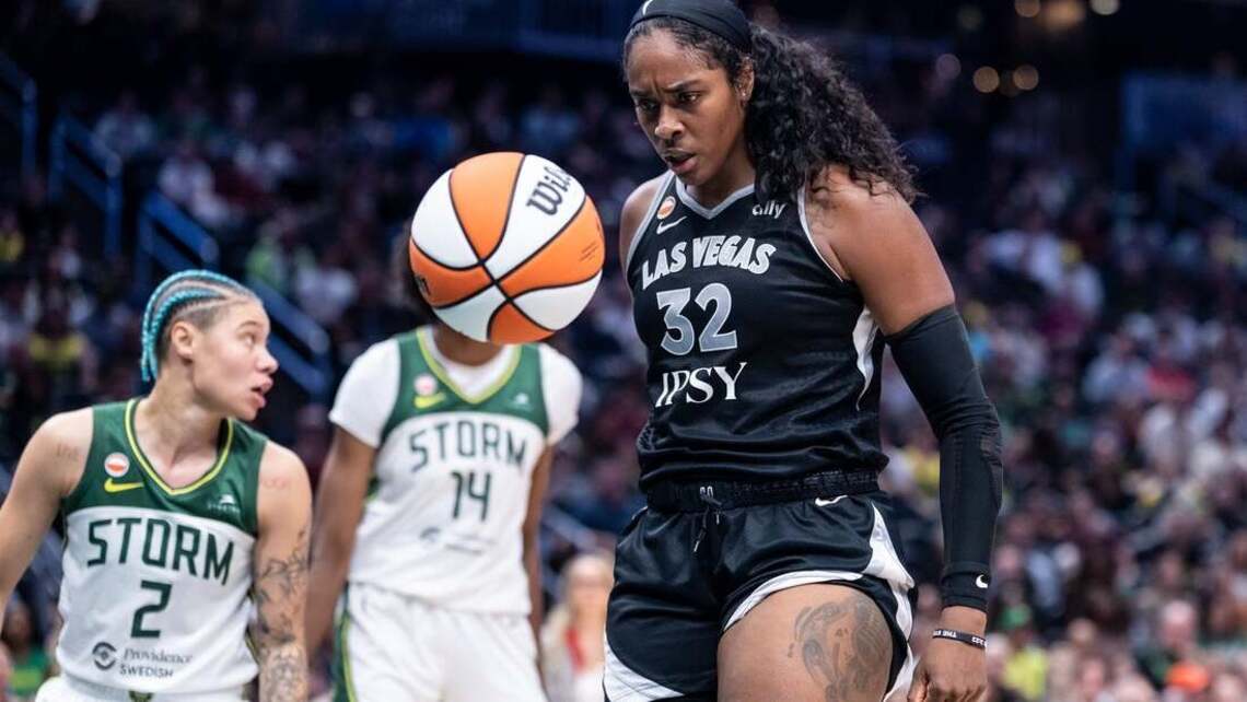 Jackie Young's record-tying 22-point quarter propels Aces past Storm 