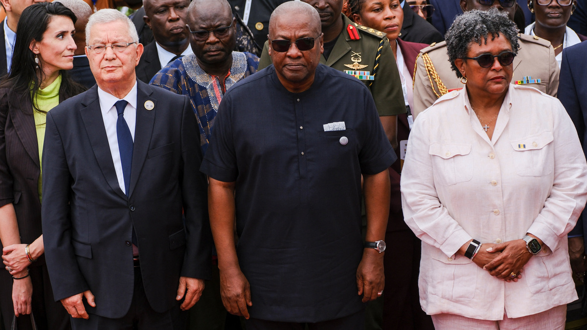 Ghana's President John Dramani Mahama, Barbados' Prime Minister Mia Amor Mottley and other dignitaries attend a wreath-laying event at the Christiansborg Castle, a former slave post, during a high-level consultative conference on the next steps to the landmark United Nations resolution on the trafficking of enslaved Africans, in Accra, Ghana, June 19, 2026. REUTERS/Francis Kokoroko