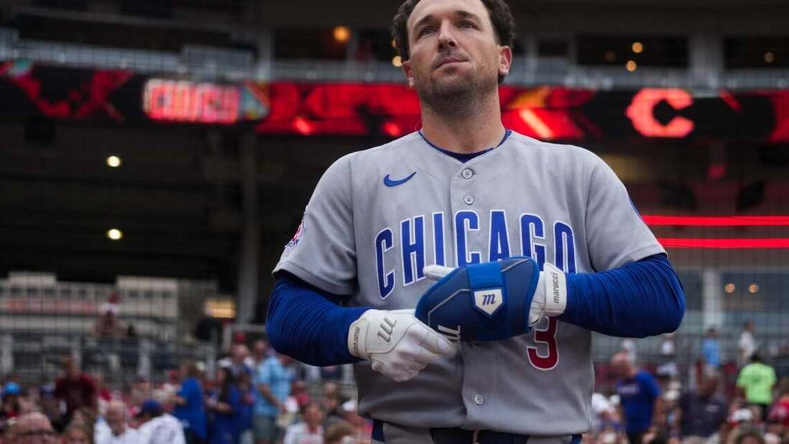 Cubs 3B Alex Bregman hit in face by foul ball, undergoes tests