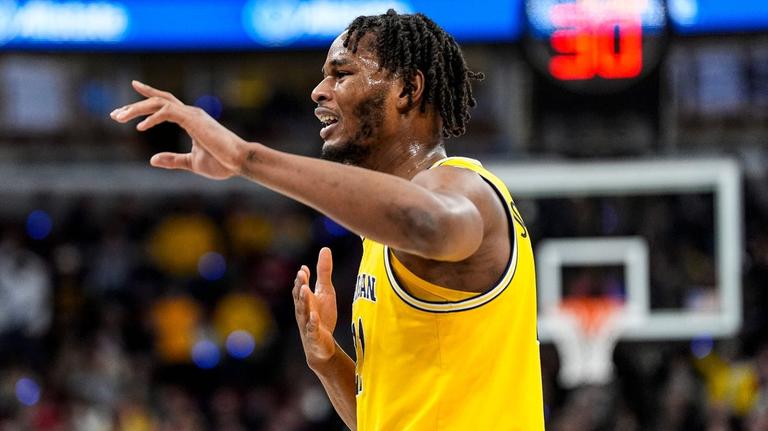 Michigan's Morez Johnson staying in NBA draft 