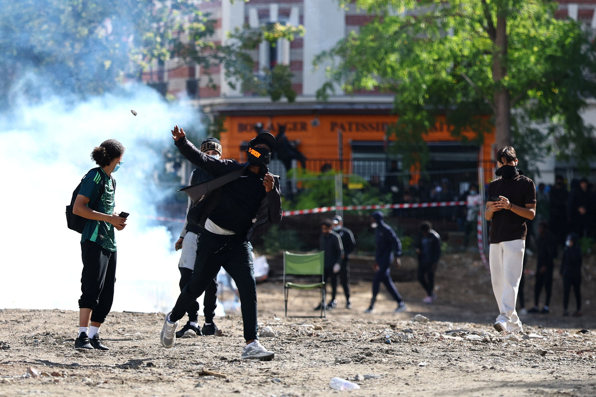 Paris police chief says student protest movement out of control, urges ...
