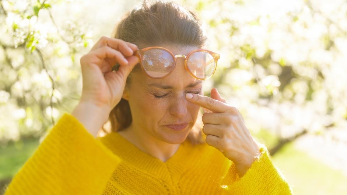 Eye Floaters Treatment: What Works, What Doesn’t and When To Call 911
