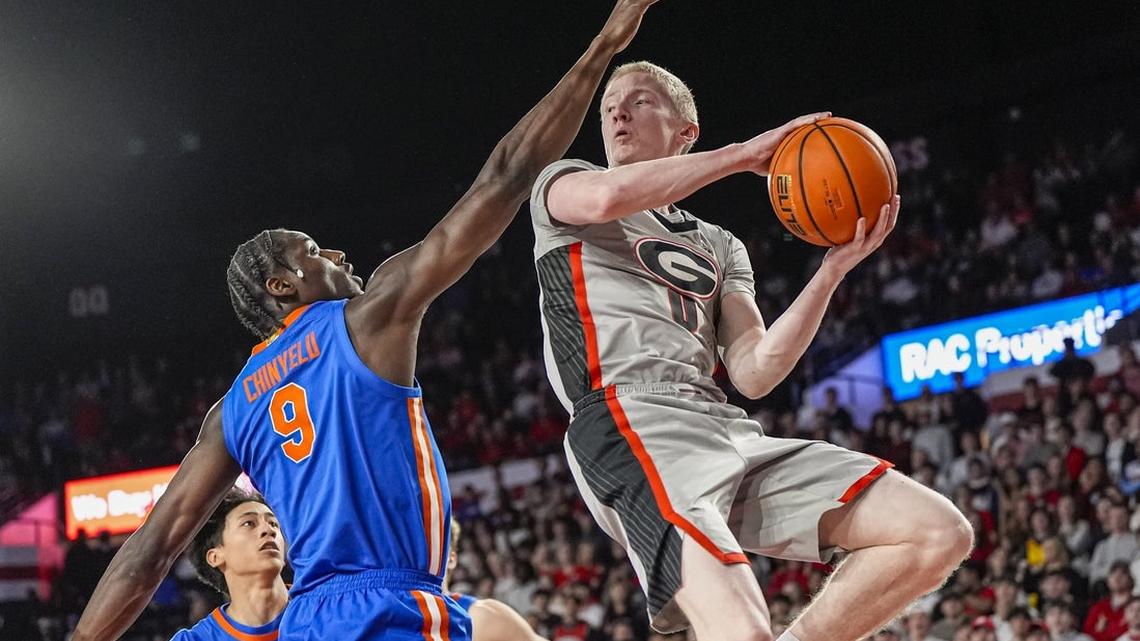 No. 14 Florida stays hot, completes season sweep of rival Georgia 