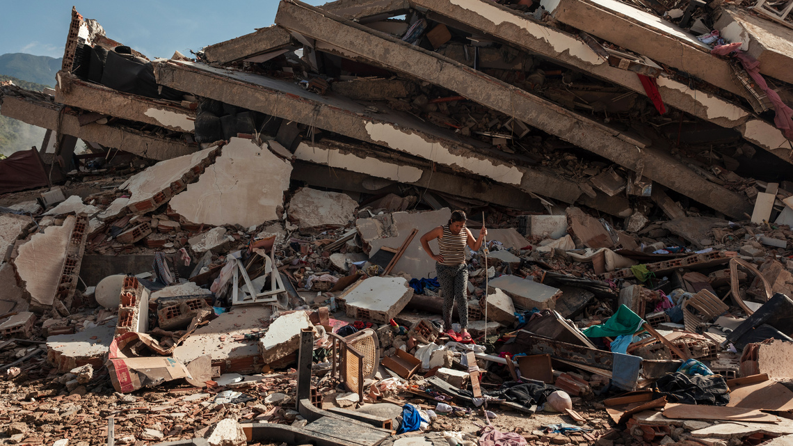 ‘I thought I was going to die’: Devastation in Caracas after double earthquake