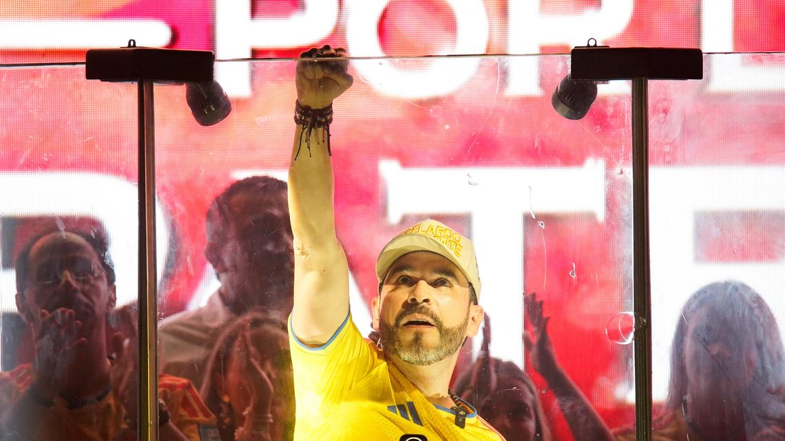 Colombia right-wing lawyer De La Espriella, leftist senator Cepeda set for adversarial runoff 