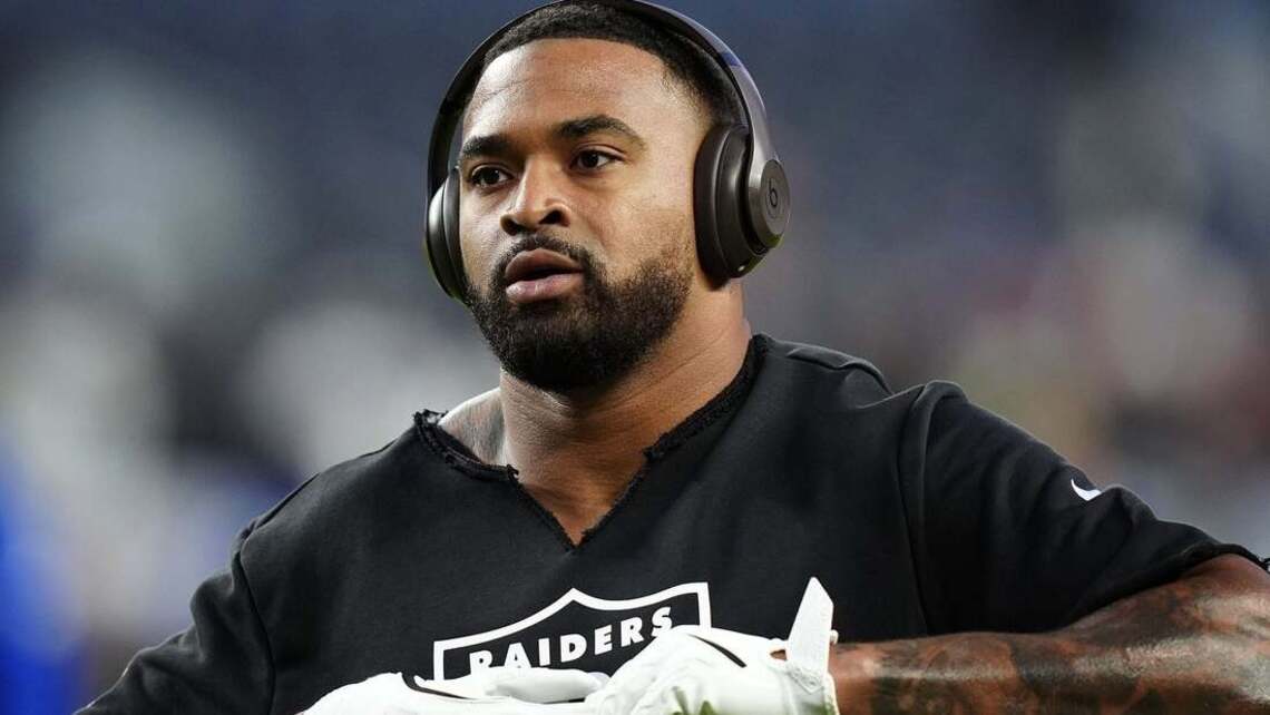 Vikings' Jamal Adams carted off field vs. Giants
