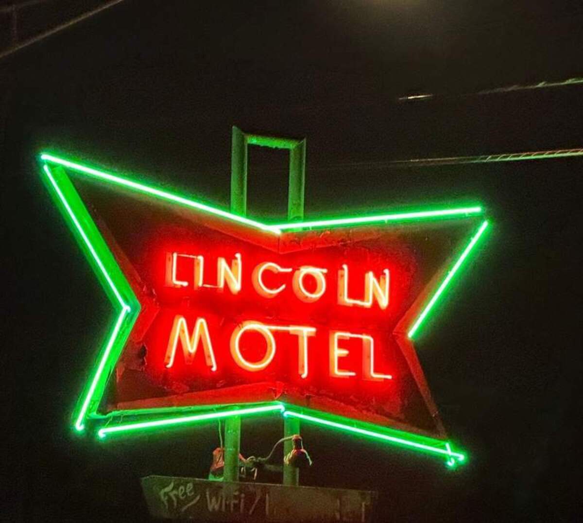  Neon shines bright at the Lincoln Motel in Chandler, OK. Photo credit: Terri Marshall 