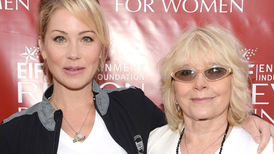 Christina Applegate Recreates Mom Nancy Priddy's 1968 Album Cover in Rare Photo 