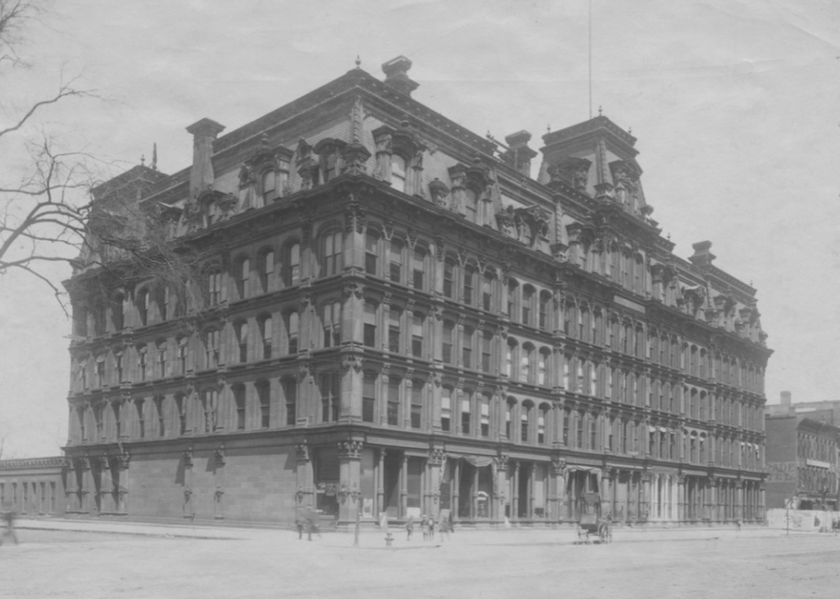  Cleveland Public Library // Wikimedia Commons 