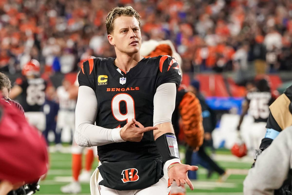  CINCINNATI, OHIO - DECEMBER 28: Joe Burrow #9 of the Cincinnati Bengals celebrates after beating the Denver Broncos 30-24 in overtime at Paycor Stadium on December 28, 2024 in Cincinnati, Ohio. (Photo by Dylan Buell/Getty Images) 
