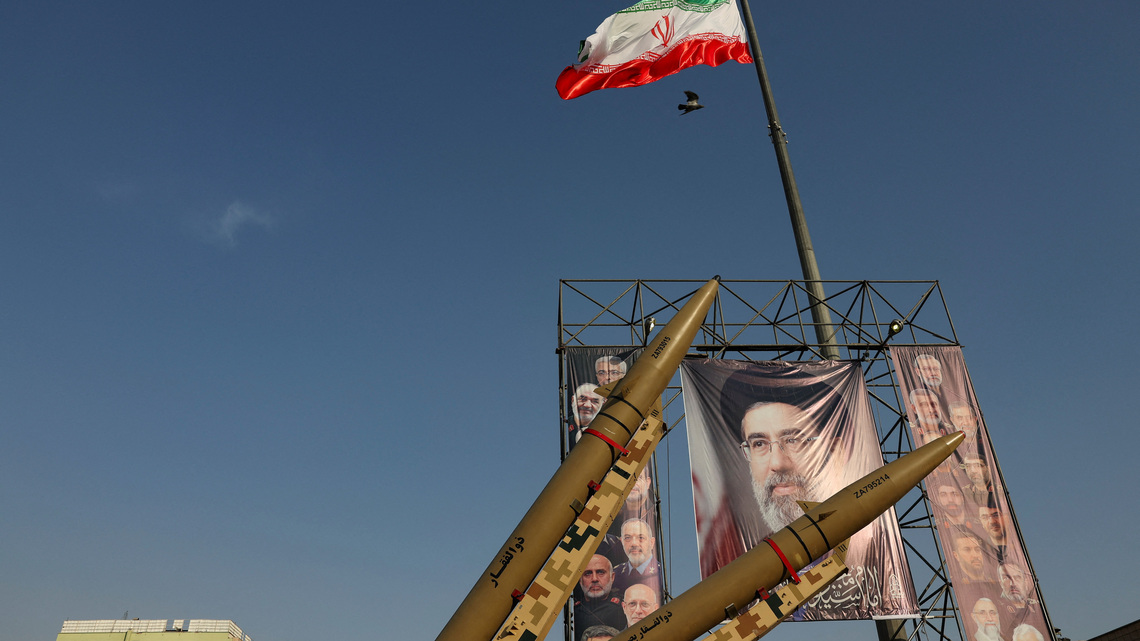 US sanctions 10 over allegedly procuring weapons for Iran