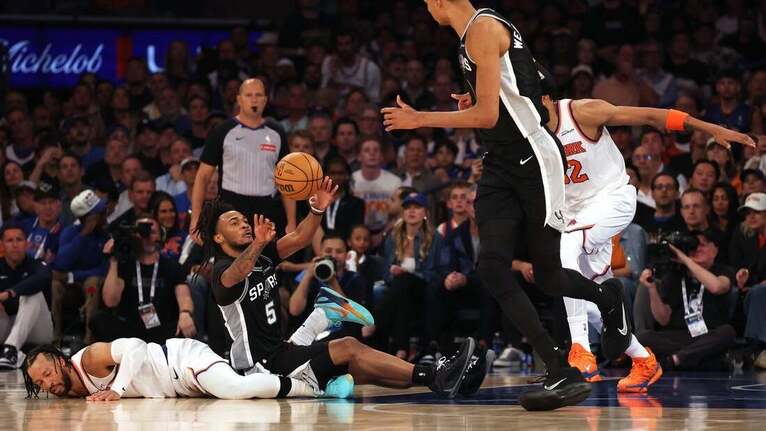 NBA reviewing missed foul on Victor Wembanyama shove of Jalen Brunson 