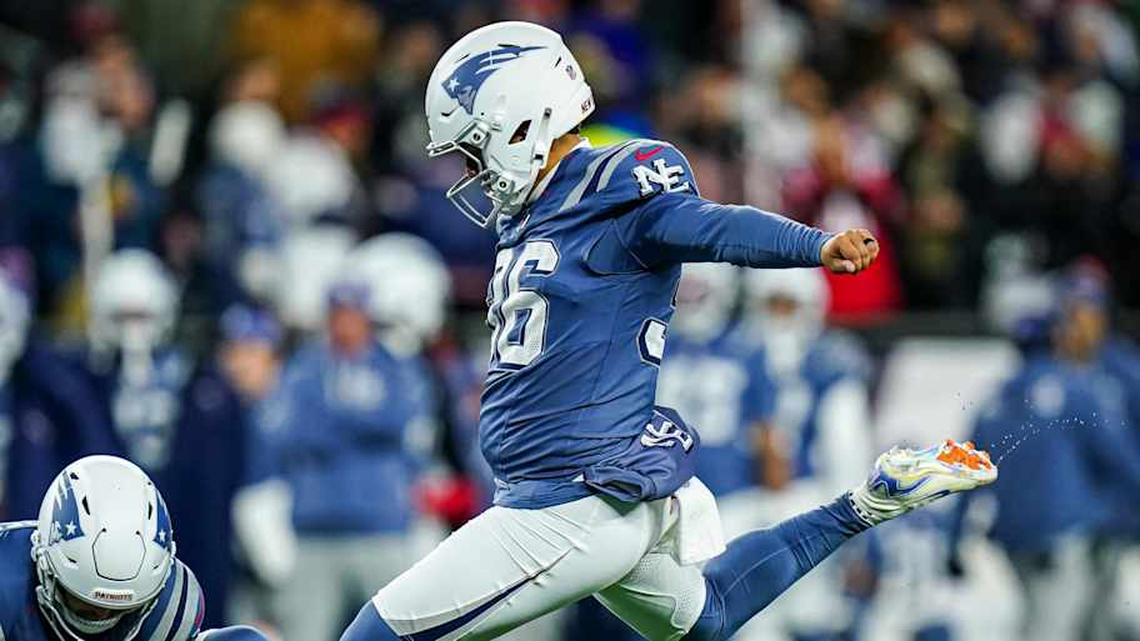  Nov 13, 2025; Foxborough, Massachusetts, USA; New England Patriots kicker Andy Borregales (36) makes the extra point against the New York Jets in the second quarter at Gillette Stadium. Mandatory Credit: David Butler II-Imagn Images | David Butler II-Imagn Images 