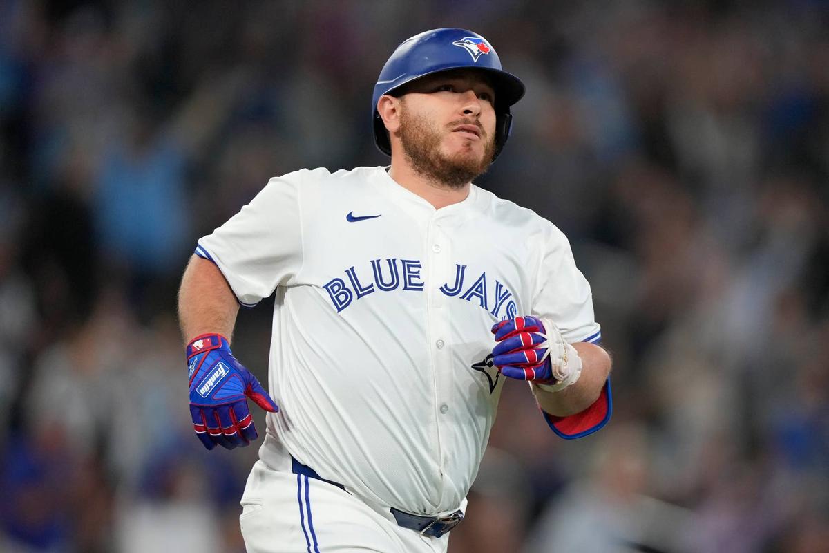  Toronto Blue Jays catcher Alejandro Kirk (30) © John E. Sokolowski-Imagn Images