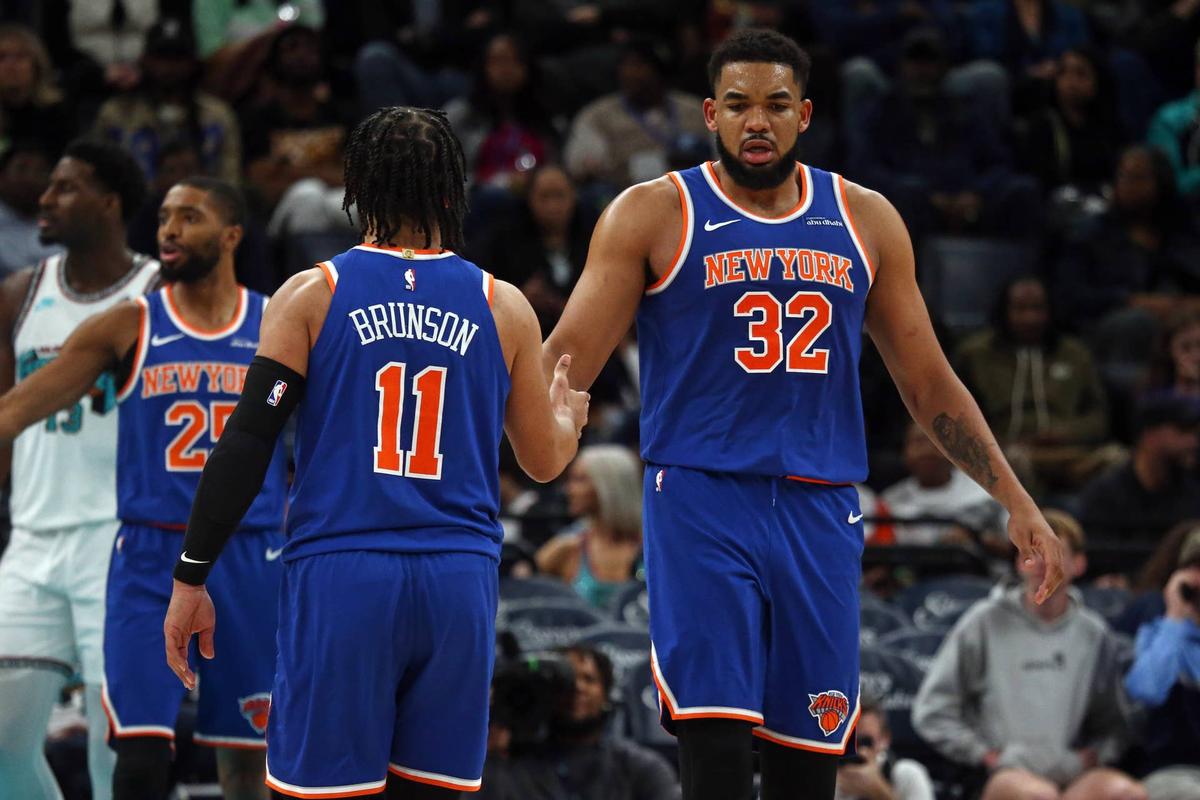  New York Knicks' Karl-Anthony Towns with Jalen Brunson Petre Thomas-Imagn Images