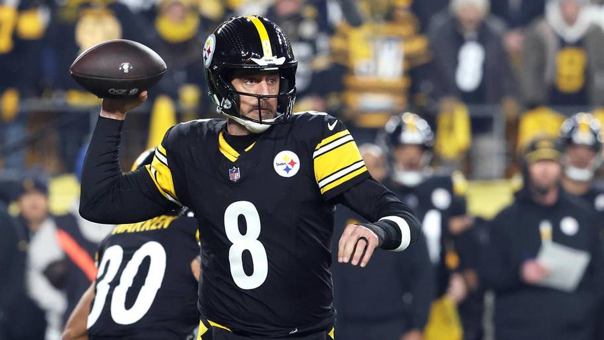  Jan 12, 2026; Pittsburgh, PA, USA; Pittsburgh Steelers quarterback Aaron Rodgers (8) throws during the first half of an AFC Wild Card Round game against the Houston Texans at Acrisure Stadium. Mandatory Credit: Charles LeClaire-Imagn Images | Charles LeClaire-Imagn Images 