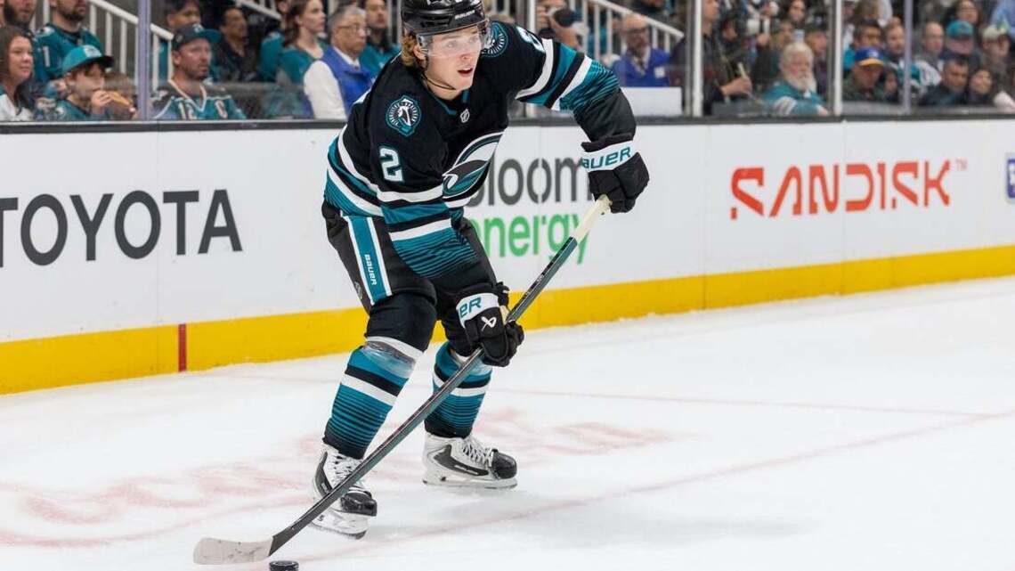Will Smith, Sharks overtake league-worst Canucks in third period 