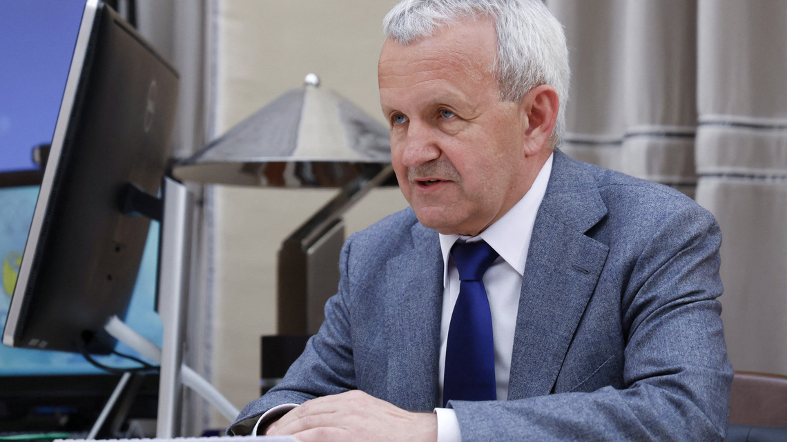 Russia detains billionaire, executives, drone official in fraud case, media reports say 