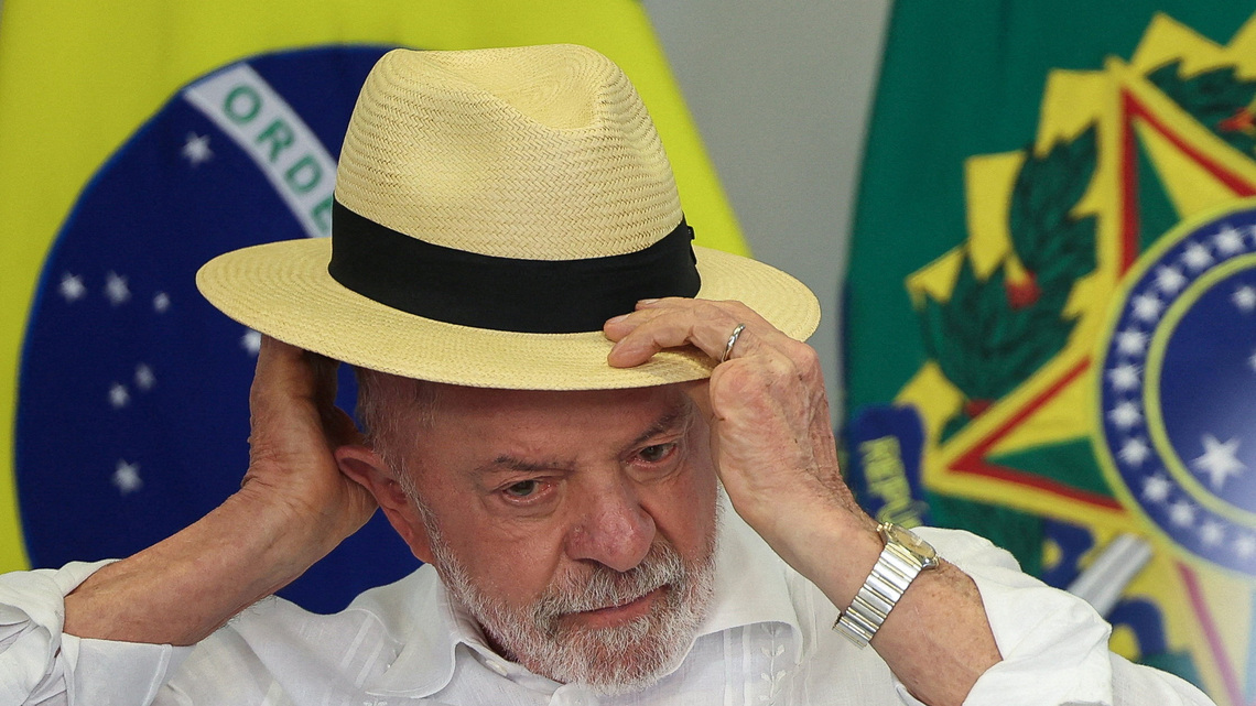 Ventaja de Lula sobre Bolsonaro se reduce de cara a las elecciones en Brasil, muestra sondeo 