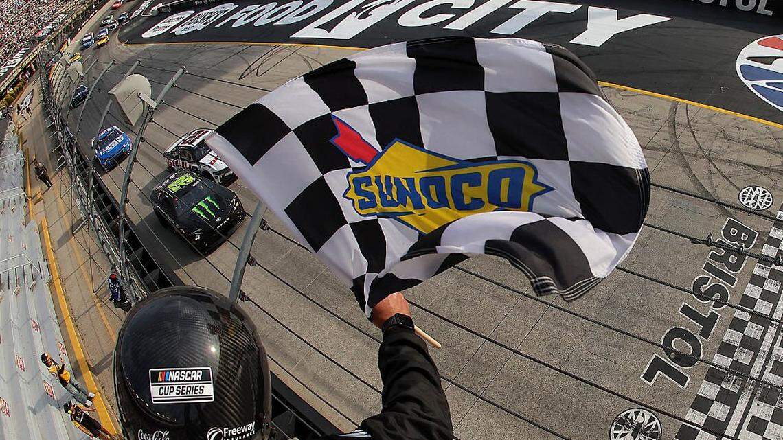 Ty Gibbs nips Ryan Blaney in OT at Bristol