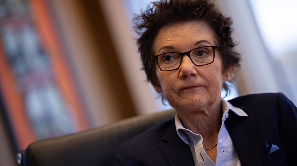San Francisco Federal Reserve Bank President Mary Daly pauses as she speaks during an interview with Reuters at the  Federal Reserve Bank building in San Francisco, California, U.S., April 9, 2026. REUTERS/Carlos Barria