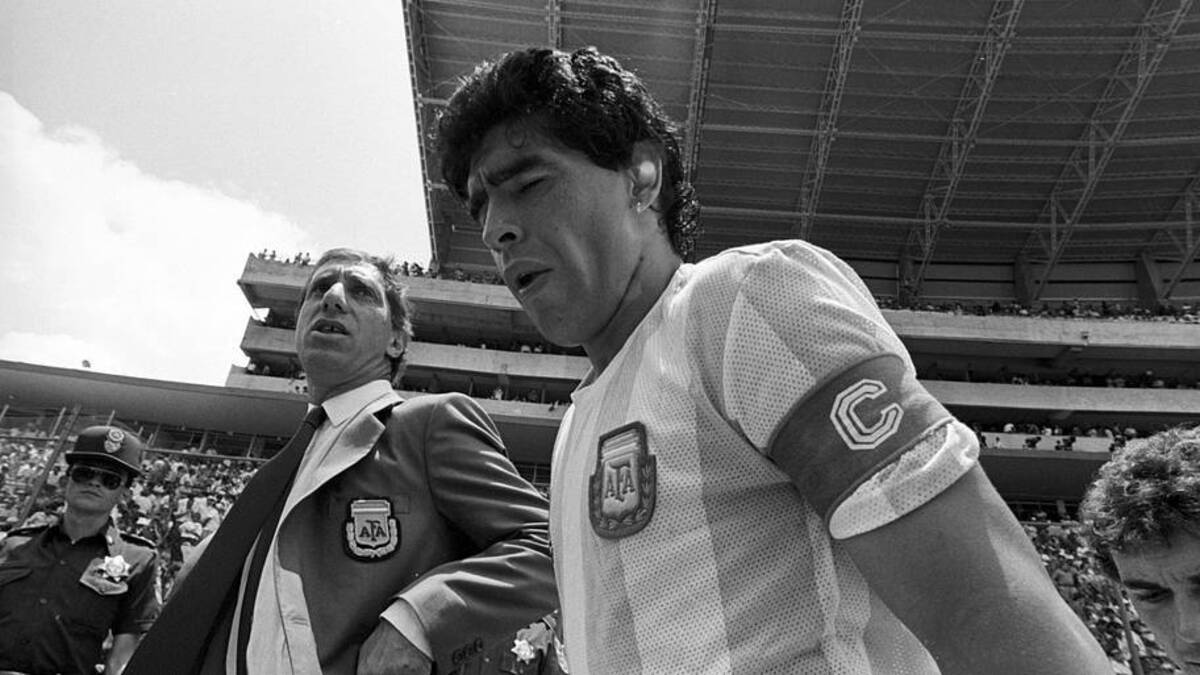  Carlos Bilardo is the inventor of the 3-5-2. | IMAGO/Ferdi Hartung 