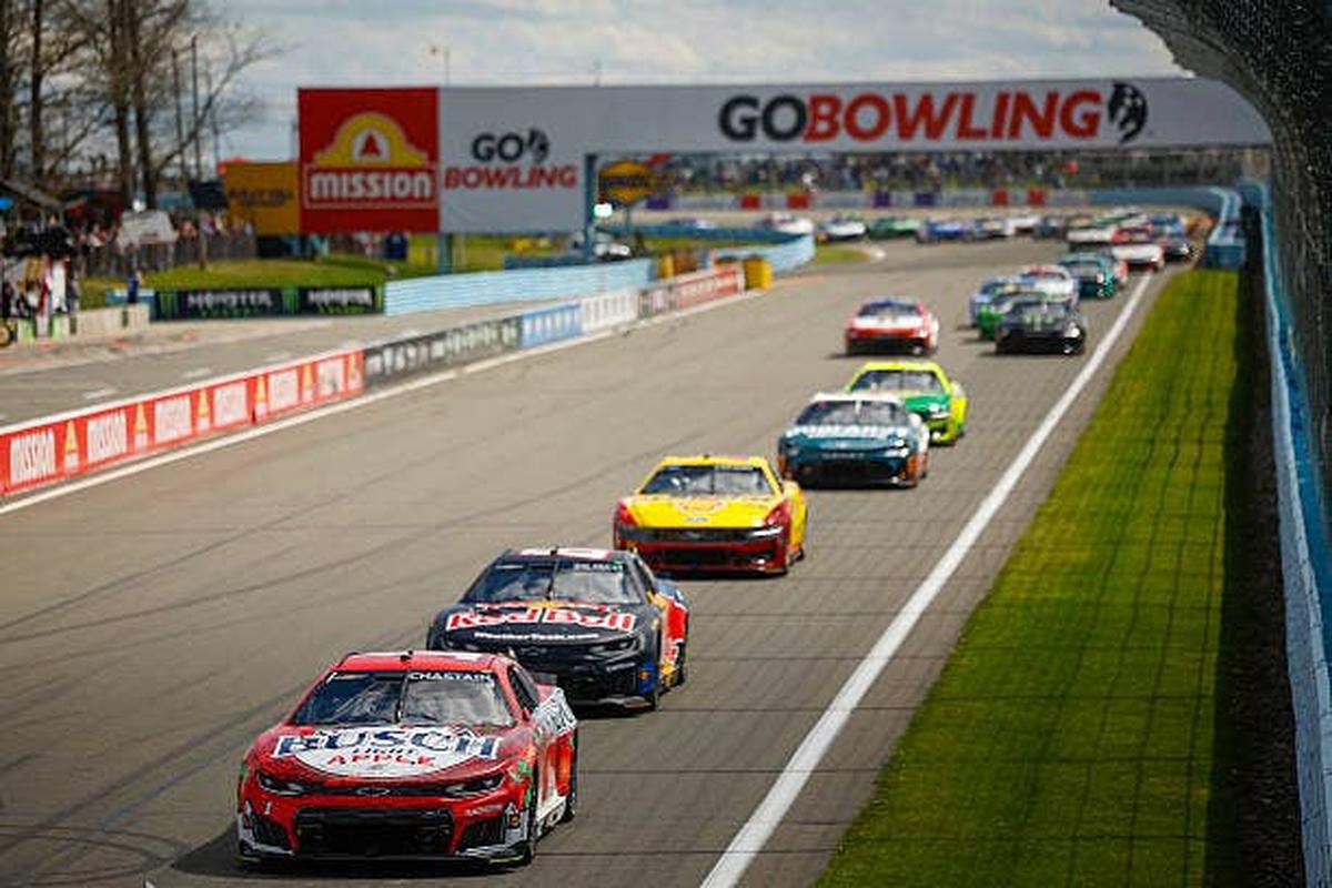  Cars Race at Watkins Glen Single-File. (Photo by Sean Gardner/Getty Images) (Photo by Sean Gardner/Getty Images)