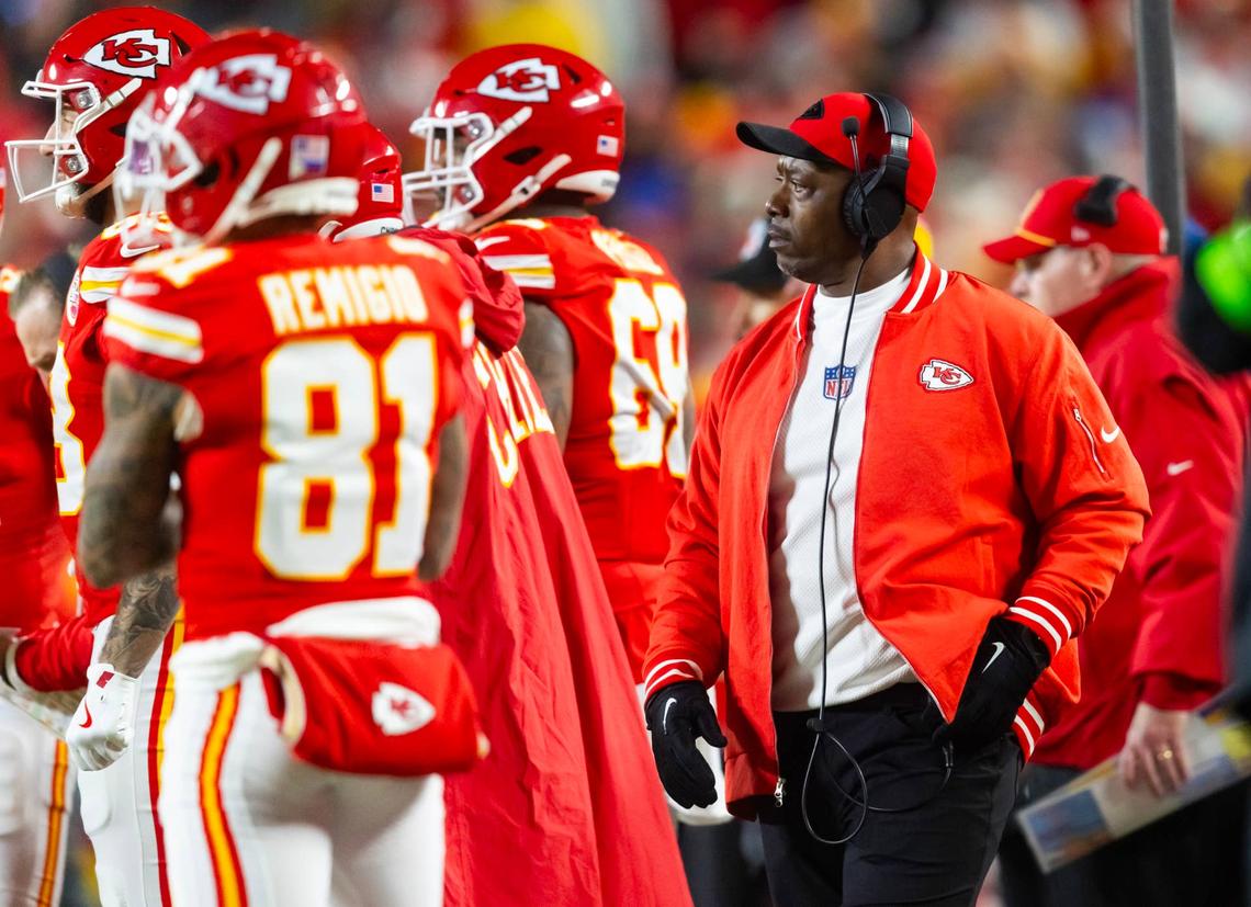  Jan 26, 2025; Kansas City, MO, USA; Kansas City Chiefs defensive backs coach Dave Merritt against the Buffalo Bills in the AFC Championship game at GEHA Field at Arrowhead Stadium. Mandatory Credit: Mark J. Rebilas-Imagn Images 