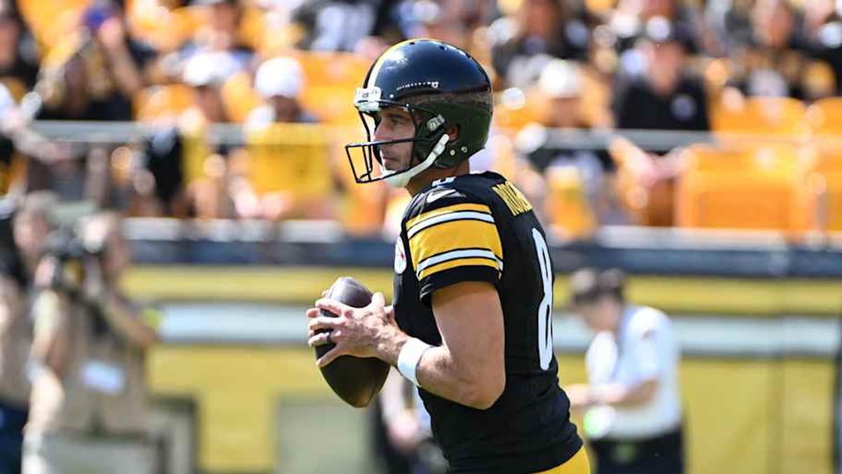  Sep 14, 2025; Pittsburgh, Pennsylvania, USA; Pittsburgh Steelers quarterback Aaron Rodgers (8) looks to pass against the Seattle Seahawks during the second quarter at Acrisure Stadium. Mandatory Credit: Barry Reeger-Imagn Images | Barry Reeger-Imagn Images 