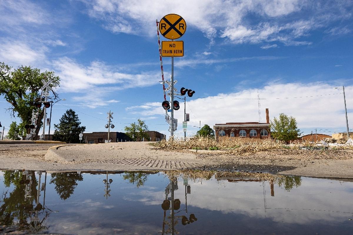 A railroad crossing in Fort Morgan, Colorado, U.S., May 11, 2026.  REUTERS/Kevin Mohatt