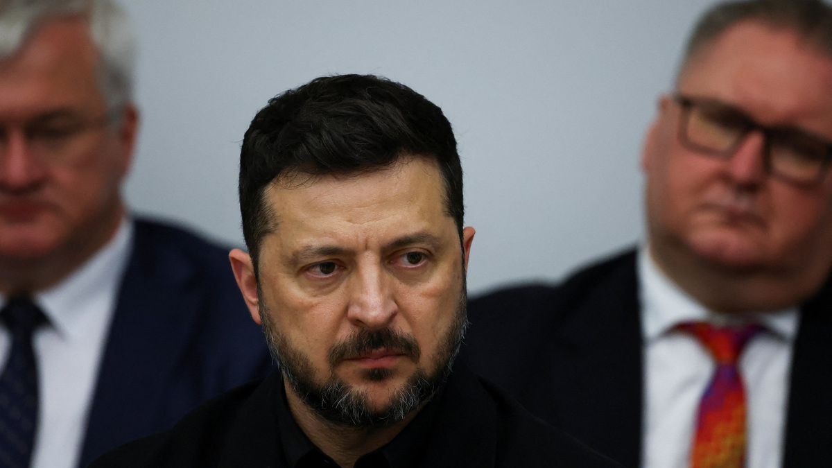 Ukrainian President Volodymyr Zelenskiy attends a meeting of the Ukraine Defence Contact Group during the NATO Defence Ministers' meeting at NATO's headquarters in Brussels, Belgium, June 18, 2026. REUTERS/Stoyan Nenov