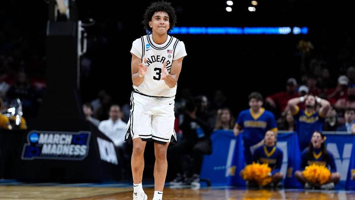  Vanderbilt Commodores guard Tyler Tanner (3) celebrates during a first-round game in the NCAA men's basketball tournament between McNeese and Vanderbilt at Paycom Center in Oklahoma City, Thursday, March 19, 2026. | BRYAN TERRY/THE OKLAHOMAN / USA TODAY NETWORK via Imagn Images 