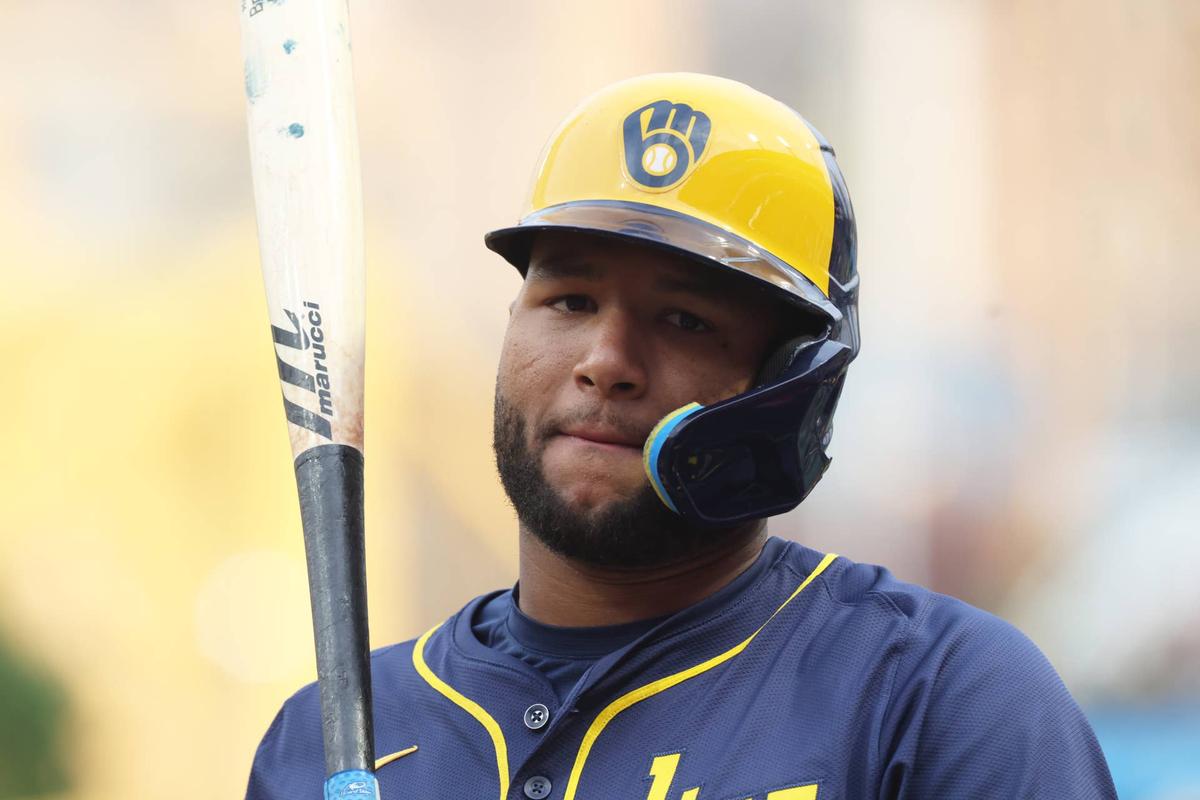  Milwaukee Brewers left fielder Jackson Chourio (11) © Charles LeClaire-Imagn Images
