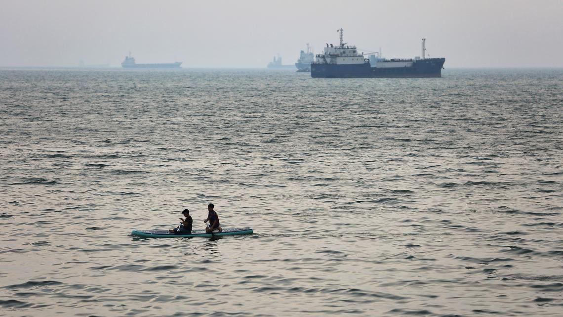 Trump maintains blockade as Iran's factions struggle to unite 