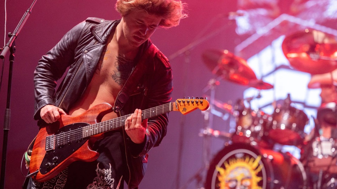 '90s Rock Band Earns No. 1 Hit Amid 2026 Tour 