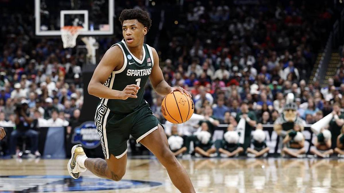  Michigan State's Jeremy Fears Jr. (1) is one of the best decision-makers with the ball in his hands. | Amber Searls-Imagn Images 