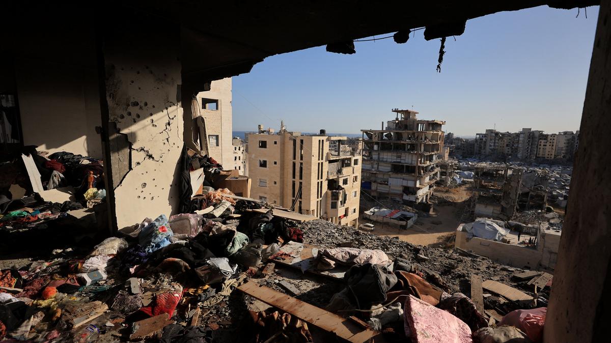 People's belongings lie scattered at the site of an Israeli strike on an apartment building in Gaza City, June 4, 2026. REUTERS/Dawoud Abu Alkas