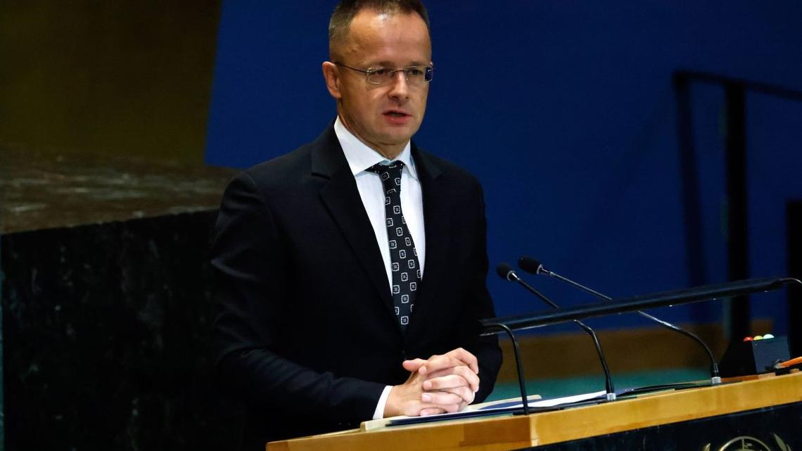 Hungarian foreign minister admits talking to Russia during EU meetings 