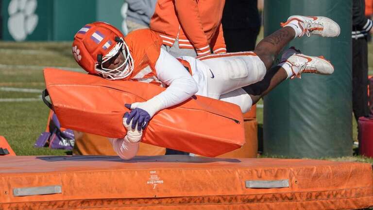 Clemson DT Vic Burley suspended after arrest 