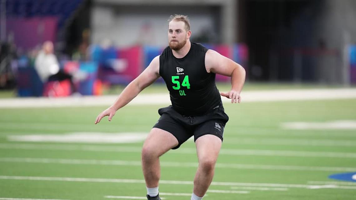  Mar 1, 2026; Indianapolis, IN, USA; Washington offensive lineman Carver Willis (OL54) during the NFL Scouting Combine at Lucas Oil Stadium. Mandatory Credit: Kirby Lee-Imagn Images | Kirby Lee-Imagn Images 