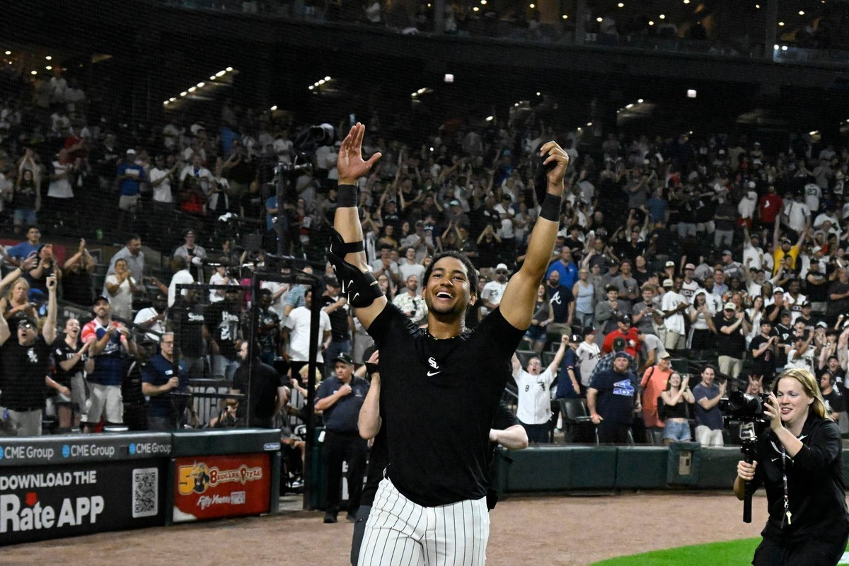  Jun 9, 2026; Chicago, Illinois, USA; Chicago White Sox right fielder Braden Montgomery (24), reacts after his walk off two run home run during the tenth inning against the Atlanta Braves at Rate Field. Mandatory Credit: Matt Marton-Imagn Images 