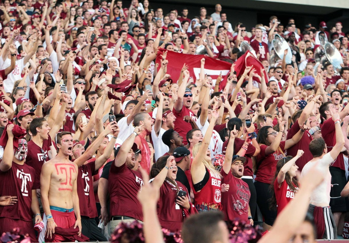  Temple fans cheer against Penn State at Lincoln Financial Field. Temple defeated Penn State 27-10 on Sept. 5, 2015, in Philadelphia, Pennsylvania. © Matthew O'Haren-Imagn Images