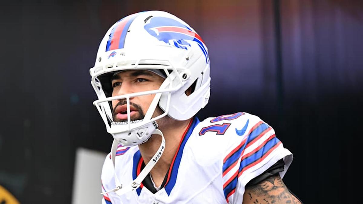  Buffalo Bills wide receiver Khalil Shakir (10) before an AFC Wild Card Round game against the Jacksonville Jaguars at EverBank Stadium. | Melina Myers-Imagn Images 