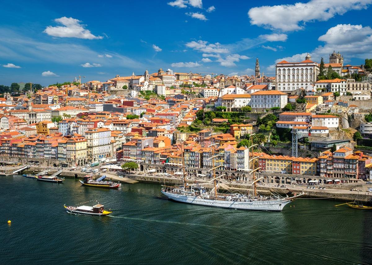  Dmitry Rukhlenko // Shutterstock 