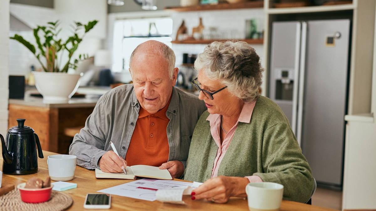  Retirement savings declined sharply across all wealth groups over two decades, leaving lower-income retirees most vulnerable to financial strain. 